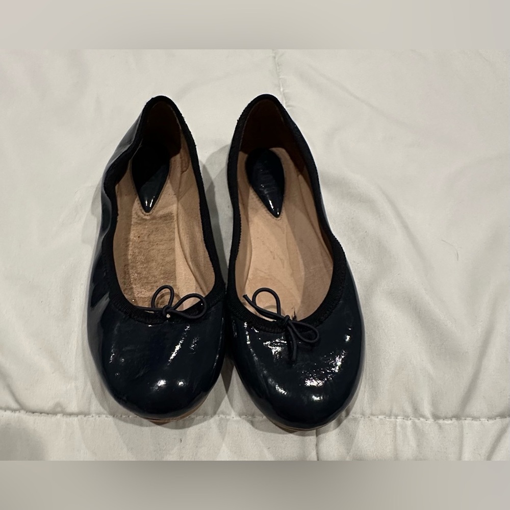 Bloch navy black patent leather shoes size 31